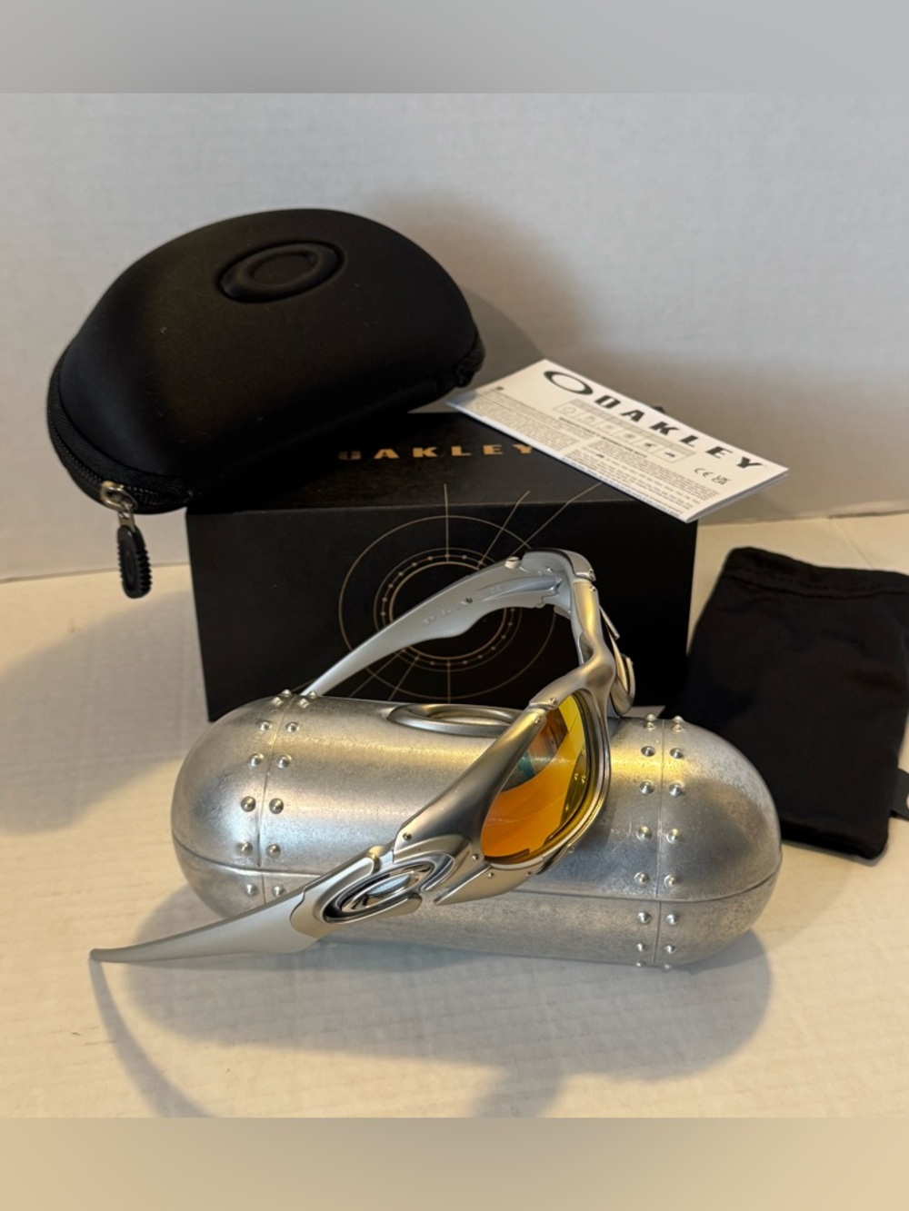 Oakley Plate Sunglasses Silver Gray Frame Fire Polarized Lens Y2K Gorpcore RARE!